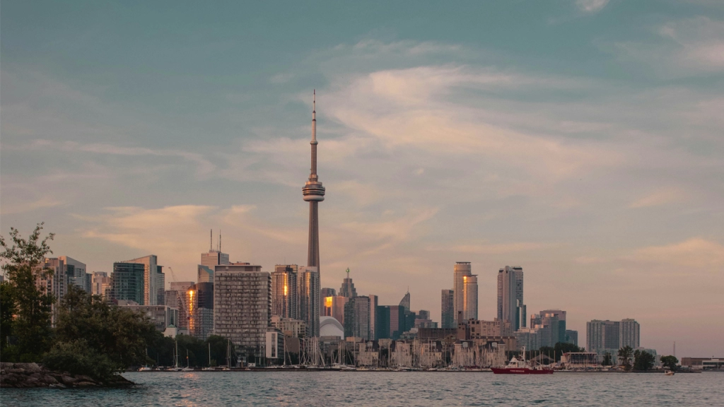 An image of the Toronto skyline from Etobicoke.