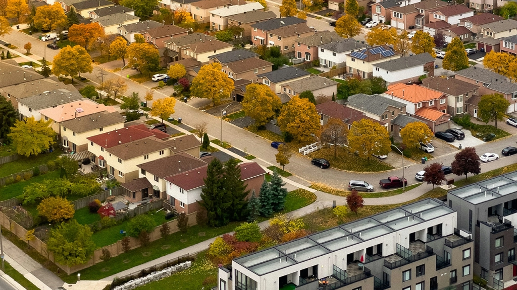 Living in Etobicoke - an overhead image of an Etobicoke neighbourhood.