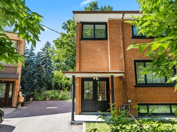 Selling a home in Etobicoke - the exterior of a home located in Etobicoke listed by Marco Pedri, Broker, with Shoreline Realty Corp., Brokerage.