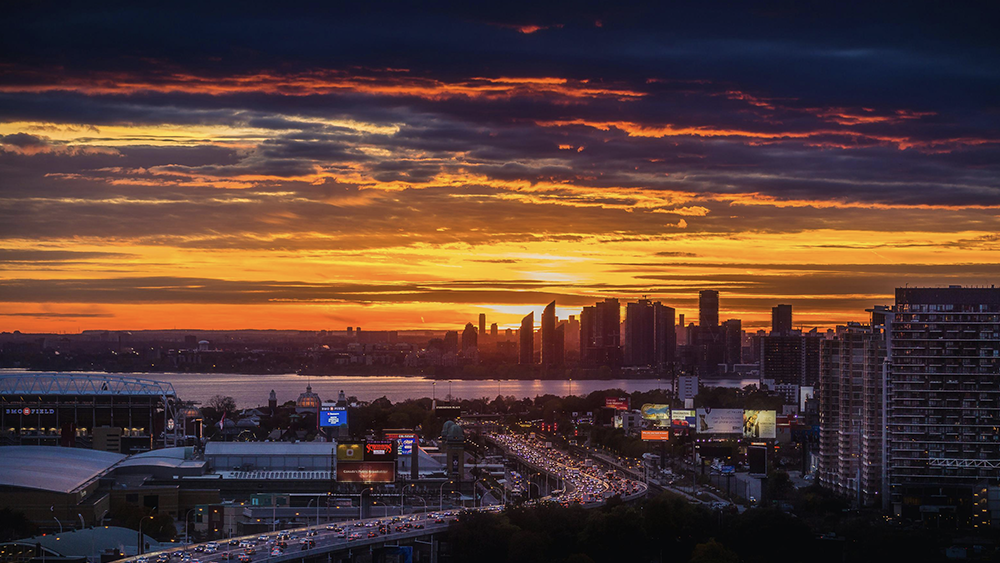 Is etobicoke a good place to live? If you asked yourself this question, here is a beautiful image of the sun setting over Etobicoke.